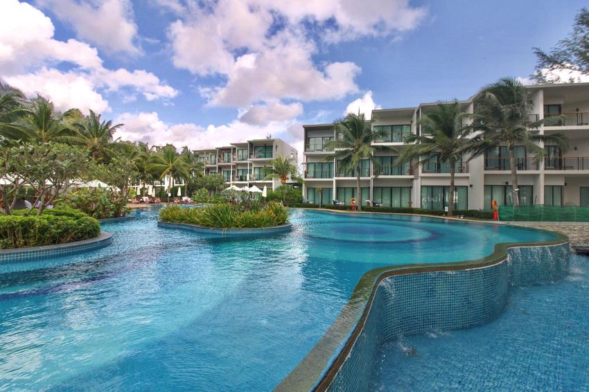 41 Бассейн Holiday Inn Resort Phuket 4.jpg