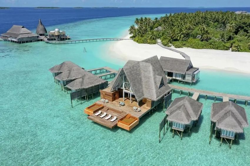 8 Anantara Kihavah Maldives Villas.jpg