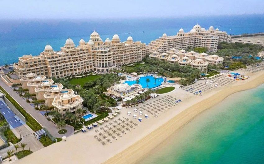 6-6 Raffles The Palm Dubai.jpg