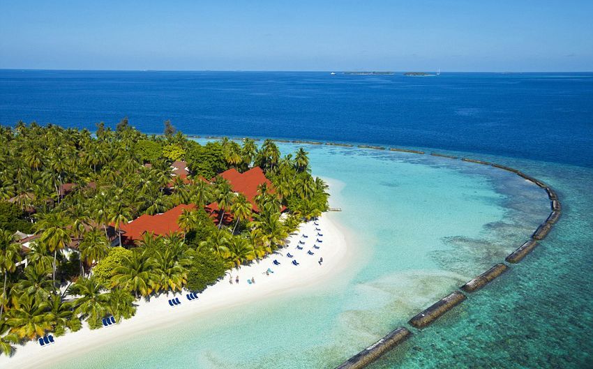 2-9 Kurumba Maldives.jpg