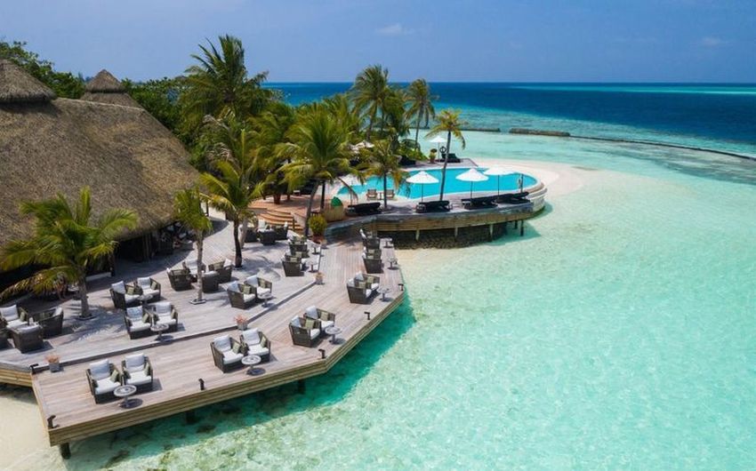 4-5 Komandoo Island Resort 5.jpg