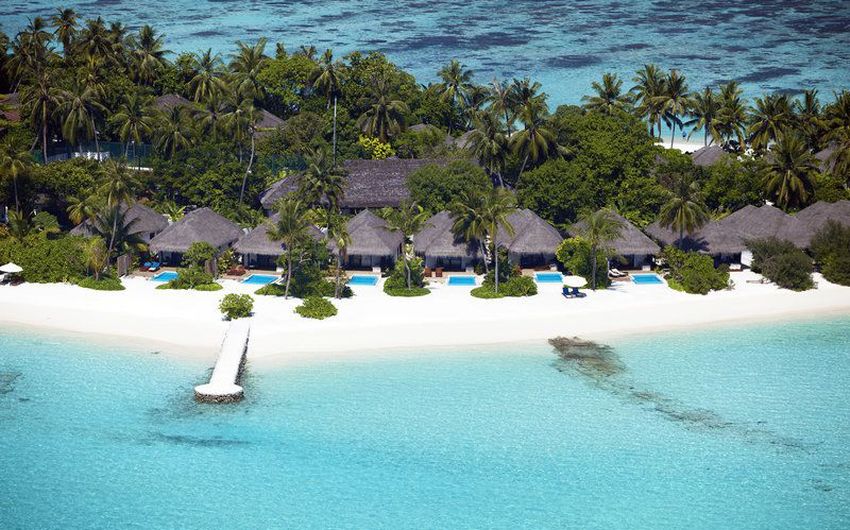 6-12 Velassaru Maldives Resort 5.jpg