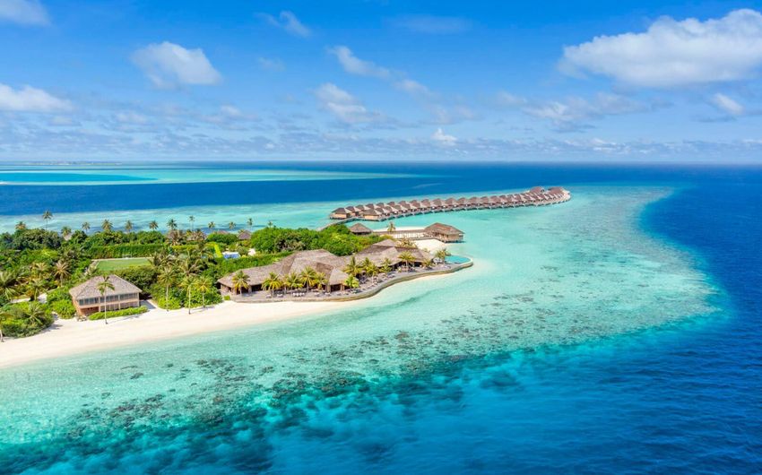 3-15 Hurawalhi Island Resort Maldives 5.jpg