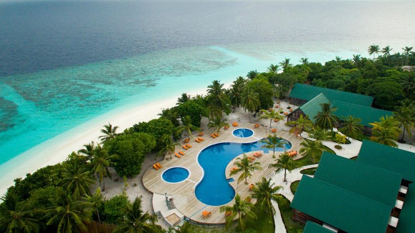 7Furaveri Island Resort & Spa 5.jpg