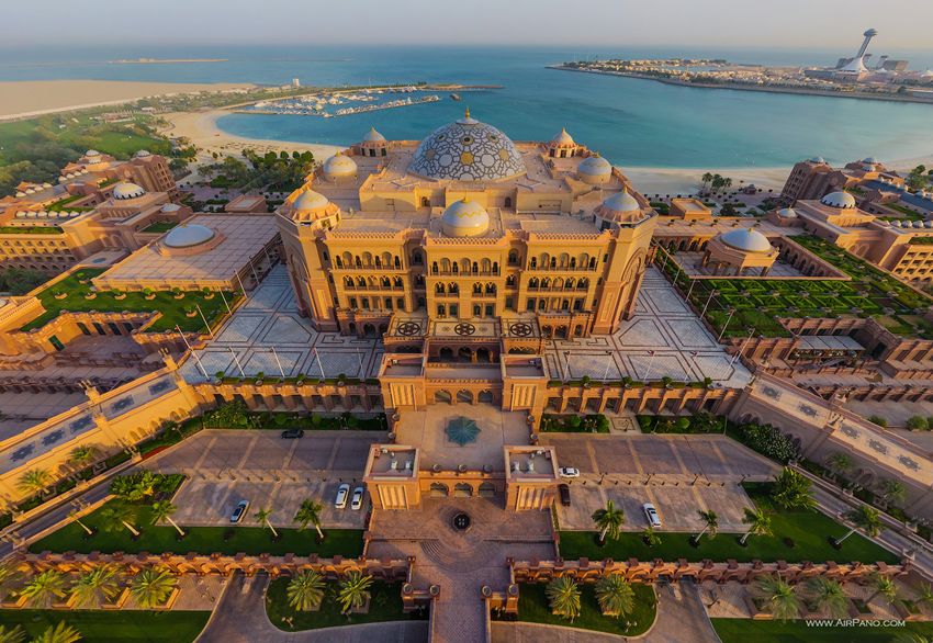 9 Emirates Palace.jpg