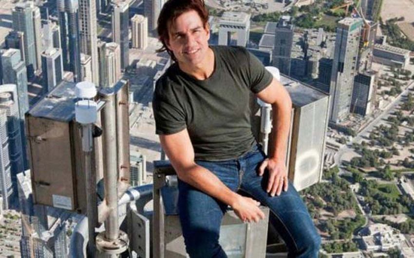 27 Том Круз на вершине Бурдж Халифы.jpg