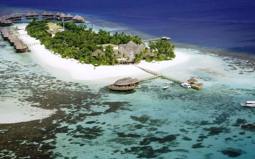 4-8 Mirihi Island Resort 5.jpg