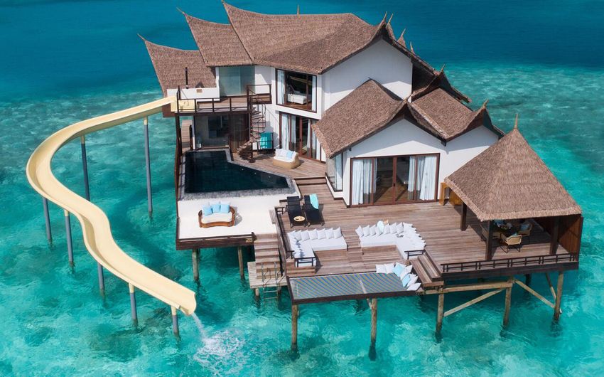 4-10 Water Villa with Slide в отеле OZEN Reserve Bolifushi.jpg
