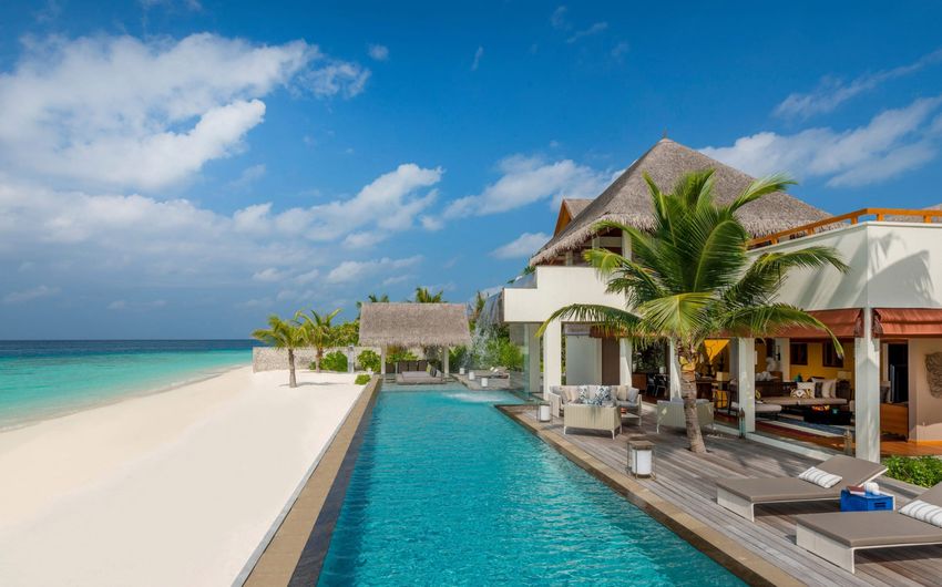 7-10 Four Seasons Resort at Landaa Giraavaru.jpg