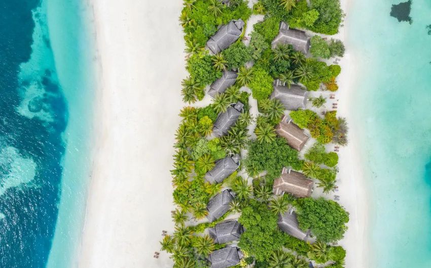 1-5 Lux South Ari Atoll 5.jpg