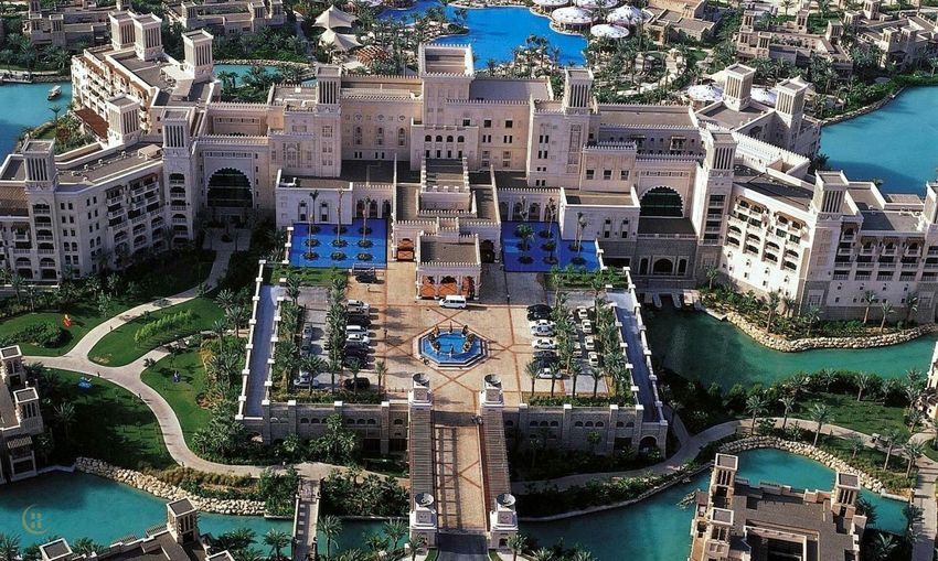 5 Al Qasr Madinat Jumeirah.jpg