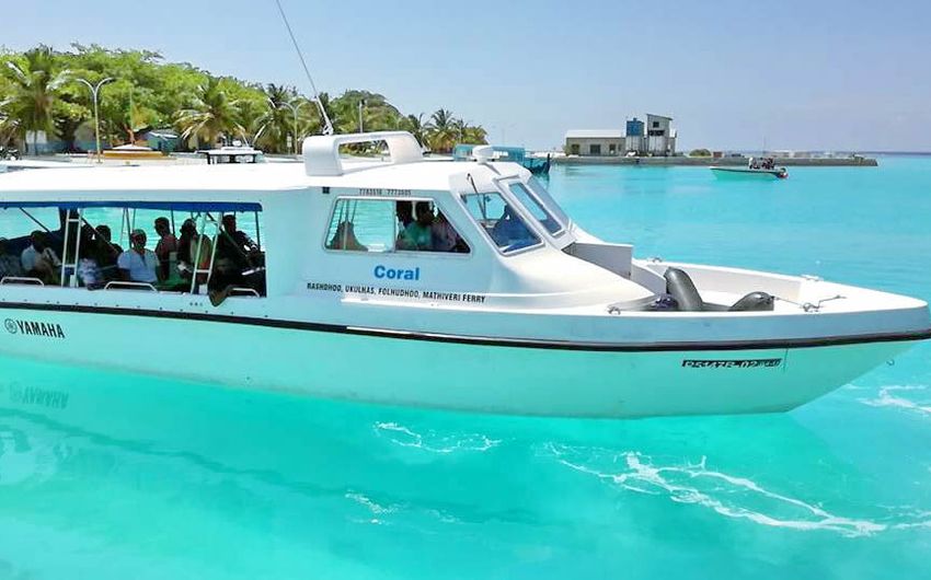 9-1 Трансфер на катере на Мальдивах.jpg