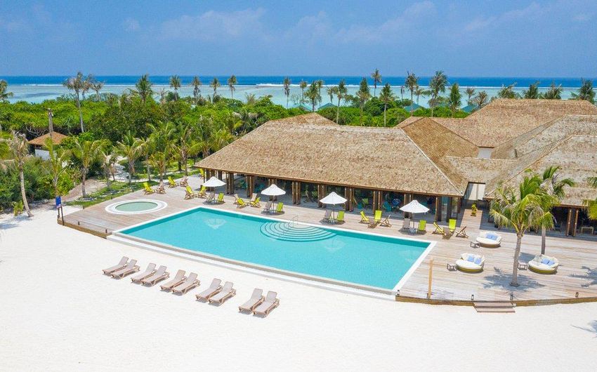 2-11 Innahura Maldives Resort.jpg