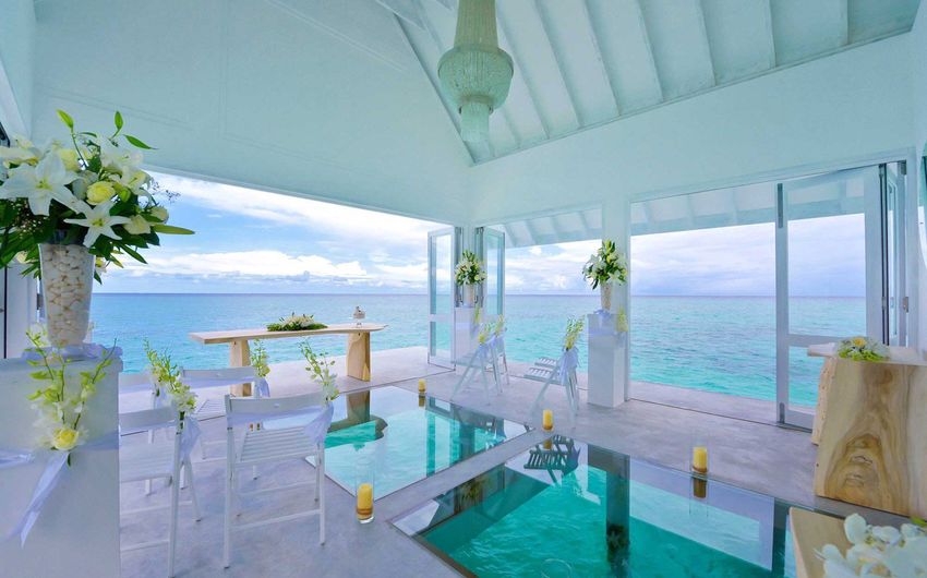 5-2 Прозрачный пол на водной вилле на Мальдивах.jpg
