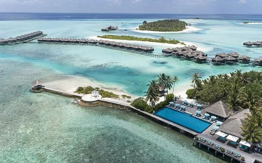 4-3 Anantara Veli Maldives Resort 5.jpg