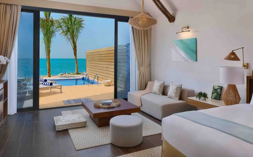 10 Anantara World Islands Dubai Resort.jpg