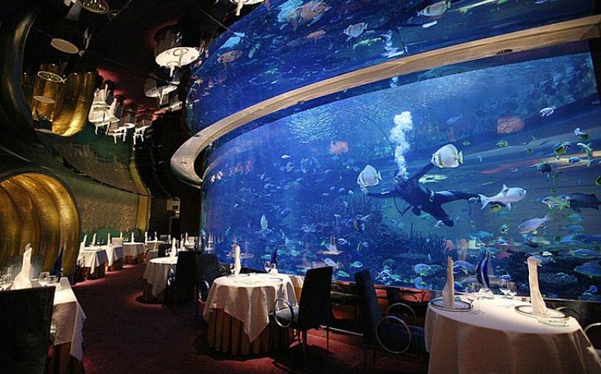 7-5 Подводный ресторан в Бурдж- аль- Араб.jpg