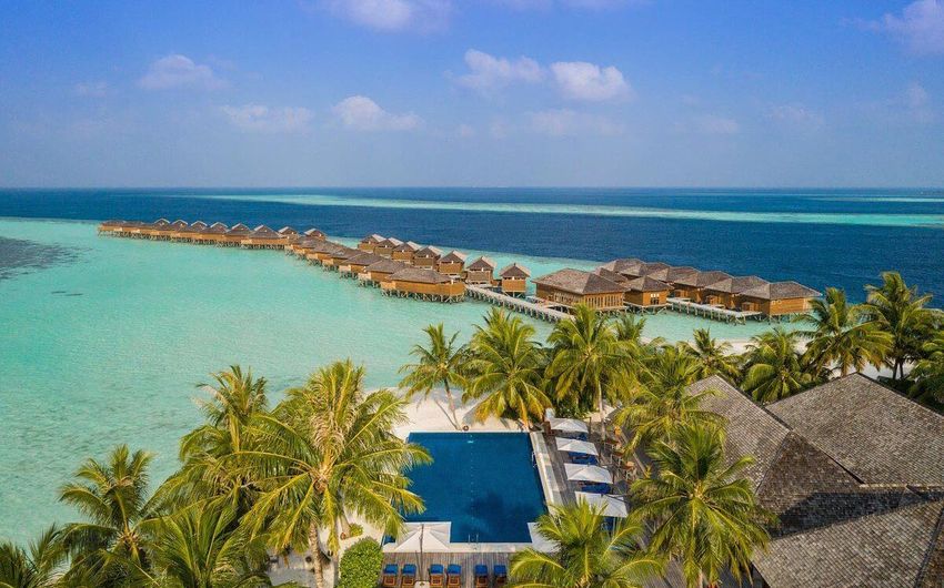 23 Vilamendhoo Island Resort & Spa.jpg